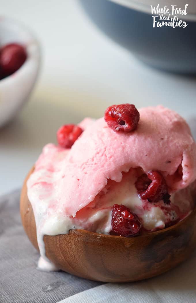 Healthy Raspberry Frozen Yogurt