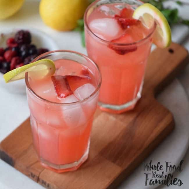 Sparkling Strawberry Lemonade Cooler