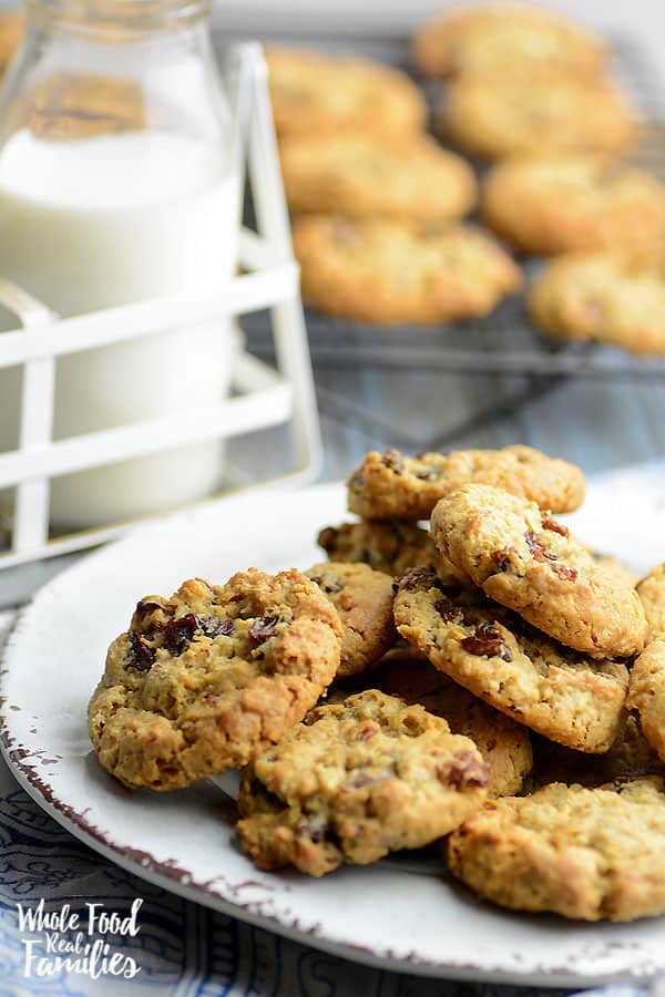 Flashback to your childhood with a Homemade Oatmeal Cookie Sandwich - without the plastic wrapper. Make these with your kids for a fun kitchen date. 