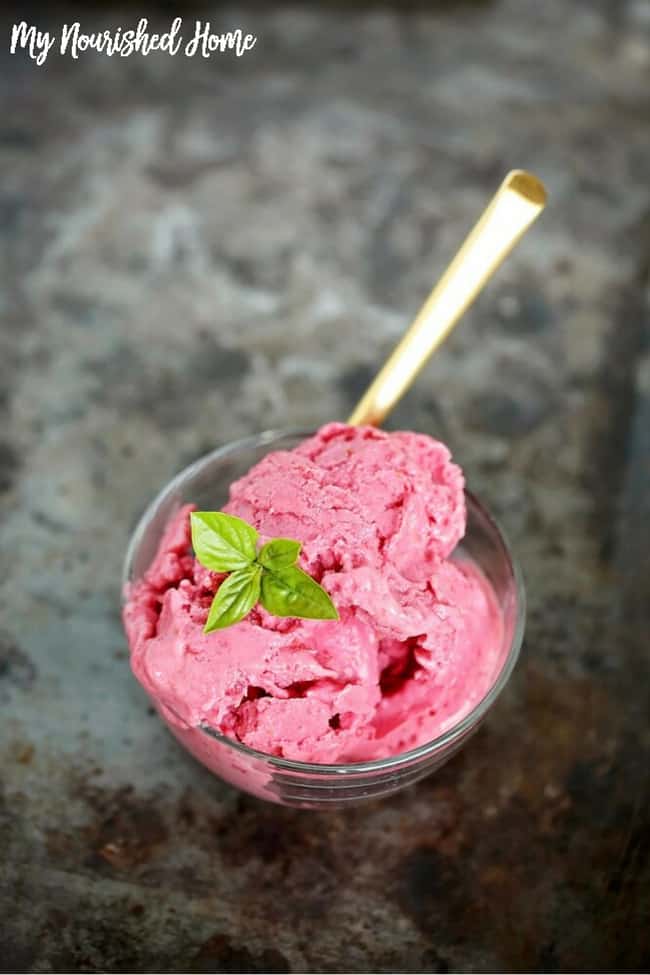Raspberry Nice Cream #nicecream #summer #raspberry #recipe