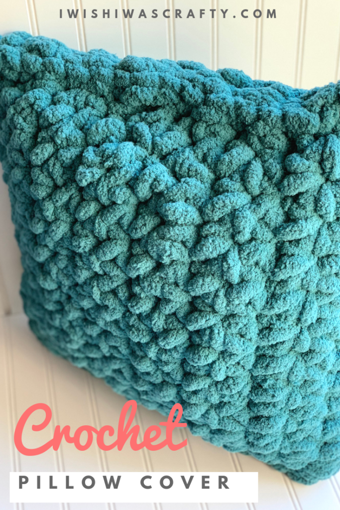 This throw pillow cover is easy to crochet - even if you have never tried before!