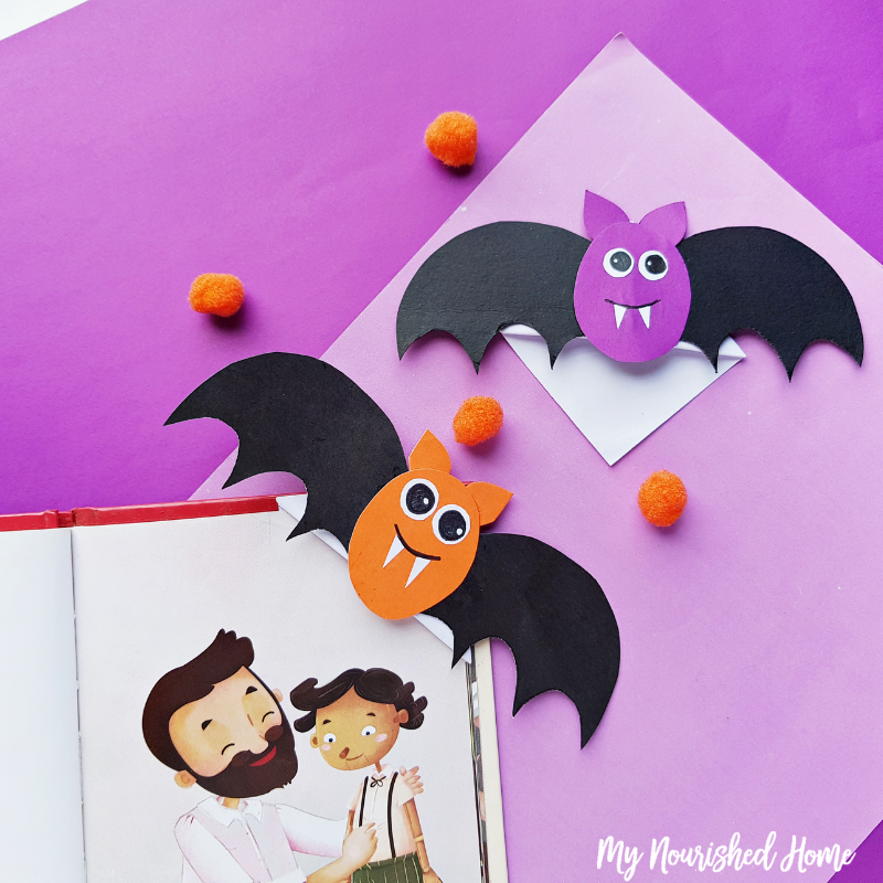 DIY Bat Corner Bookmarks - Halloween Crafts - Easy Peasy and Fun