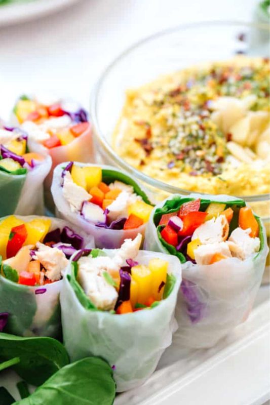 chicken spring rolls with dipping sauce