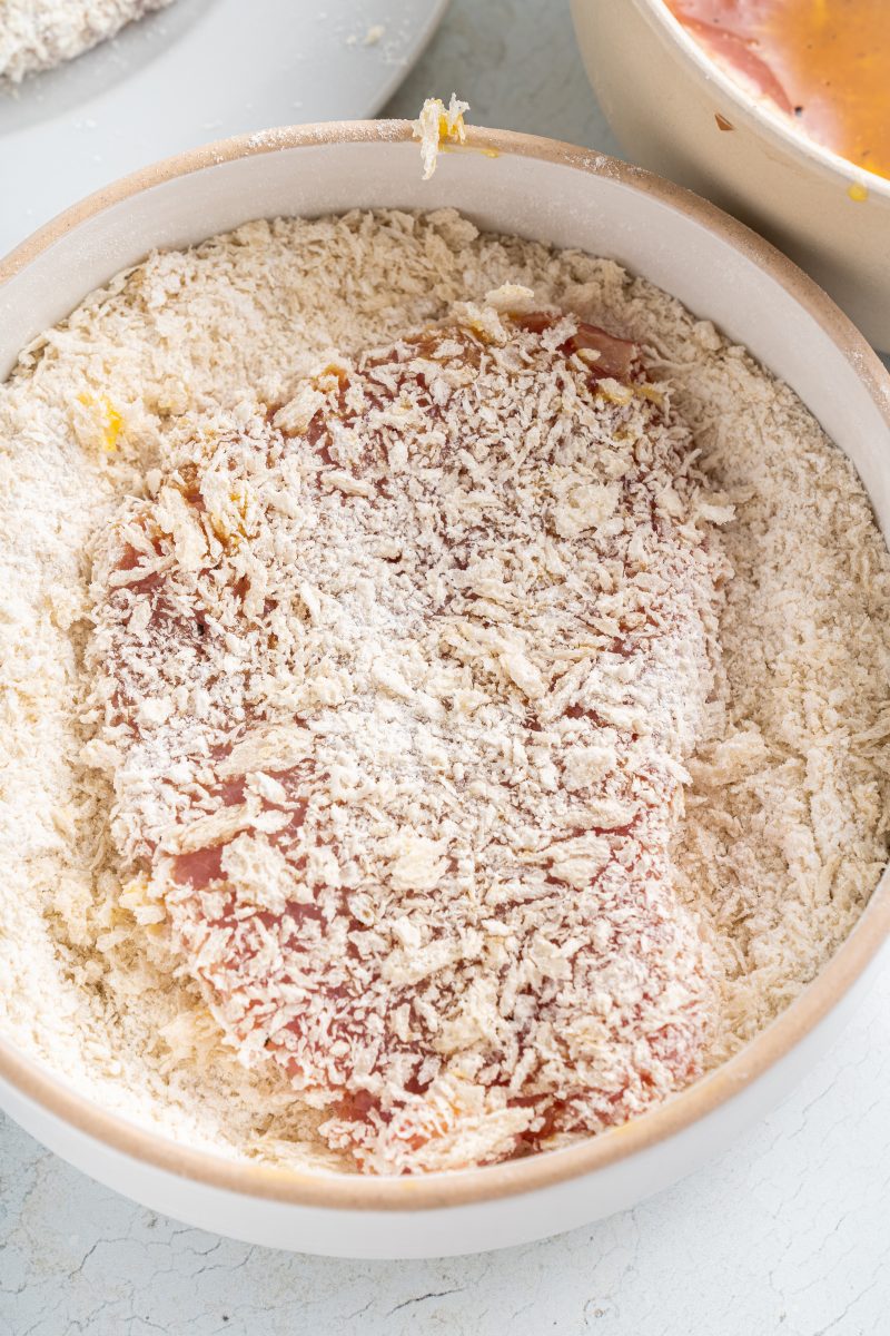 Making Pork tonkatsu