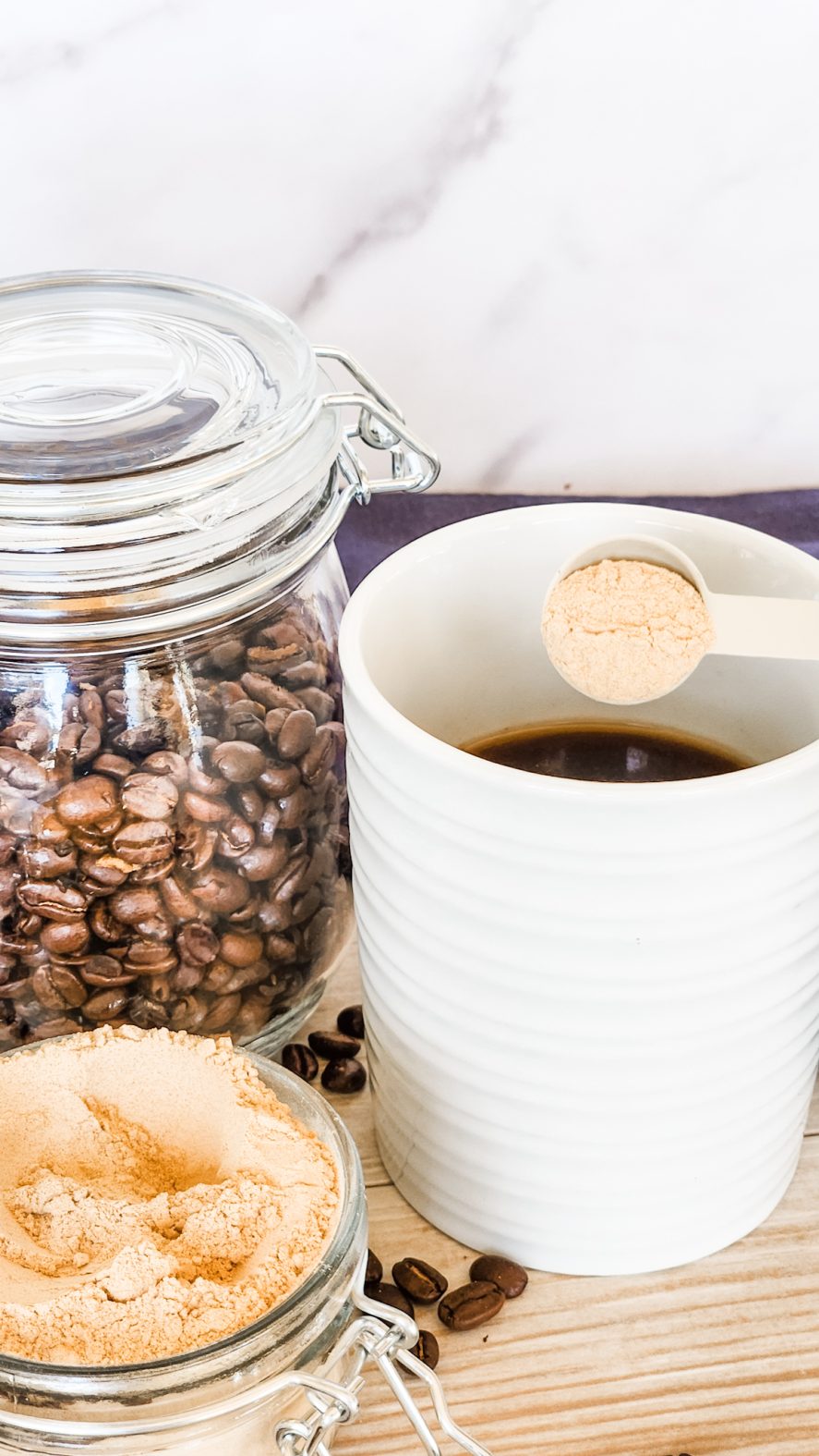 a teaspoon of maca powder in coffee