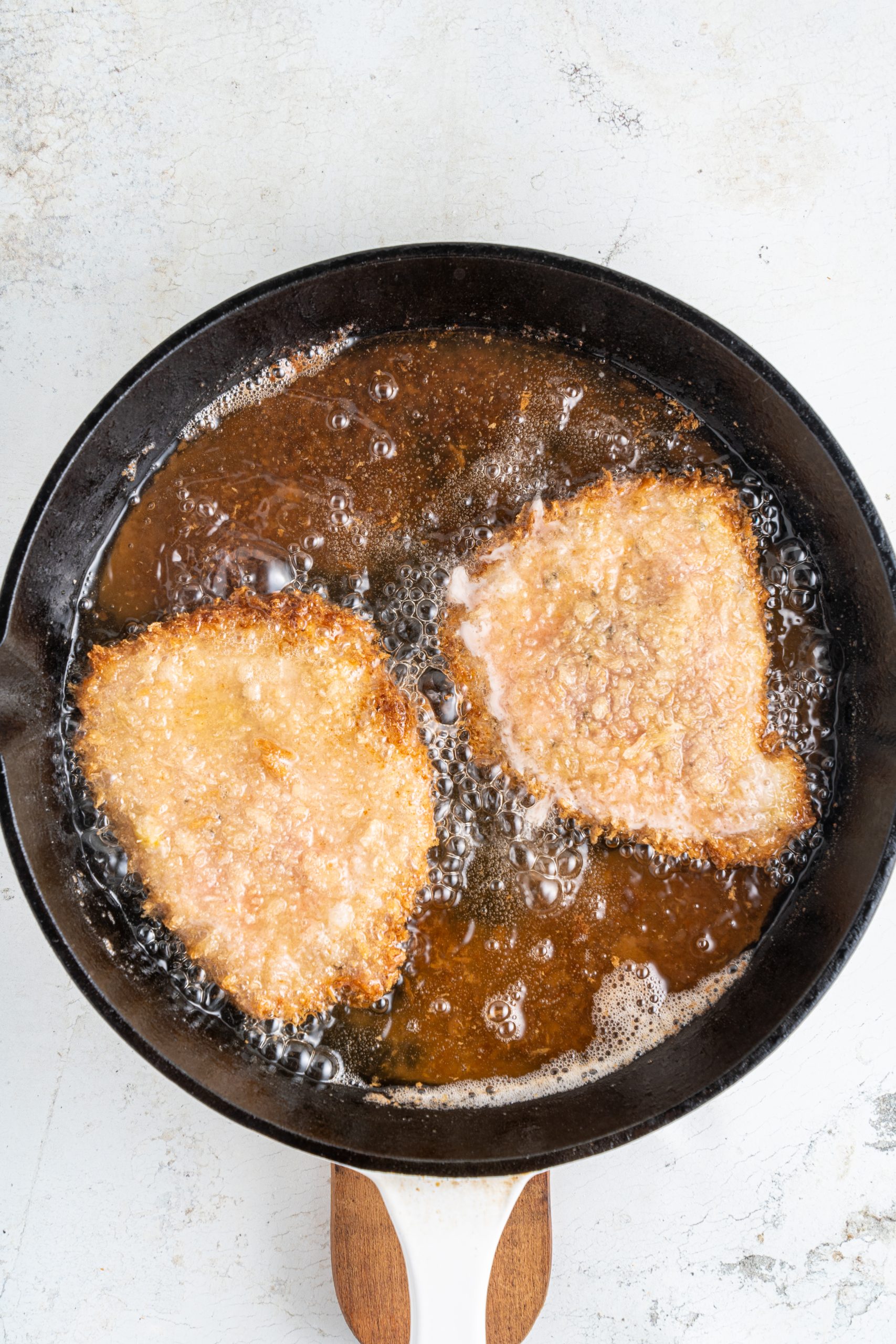 Frying Pork tonkatsu