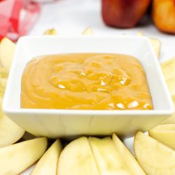 dulce de leche with apple slices