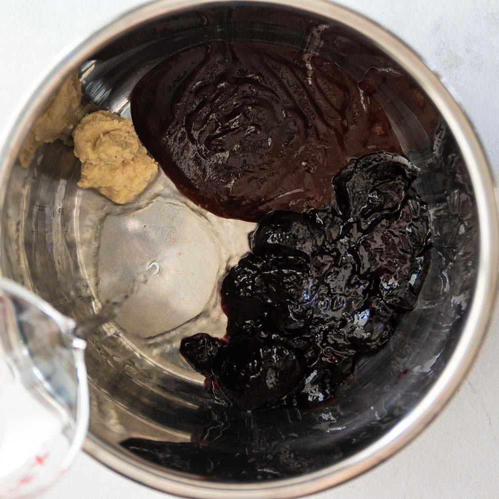 grape jelly meatball ingredients in an instant pot