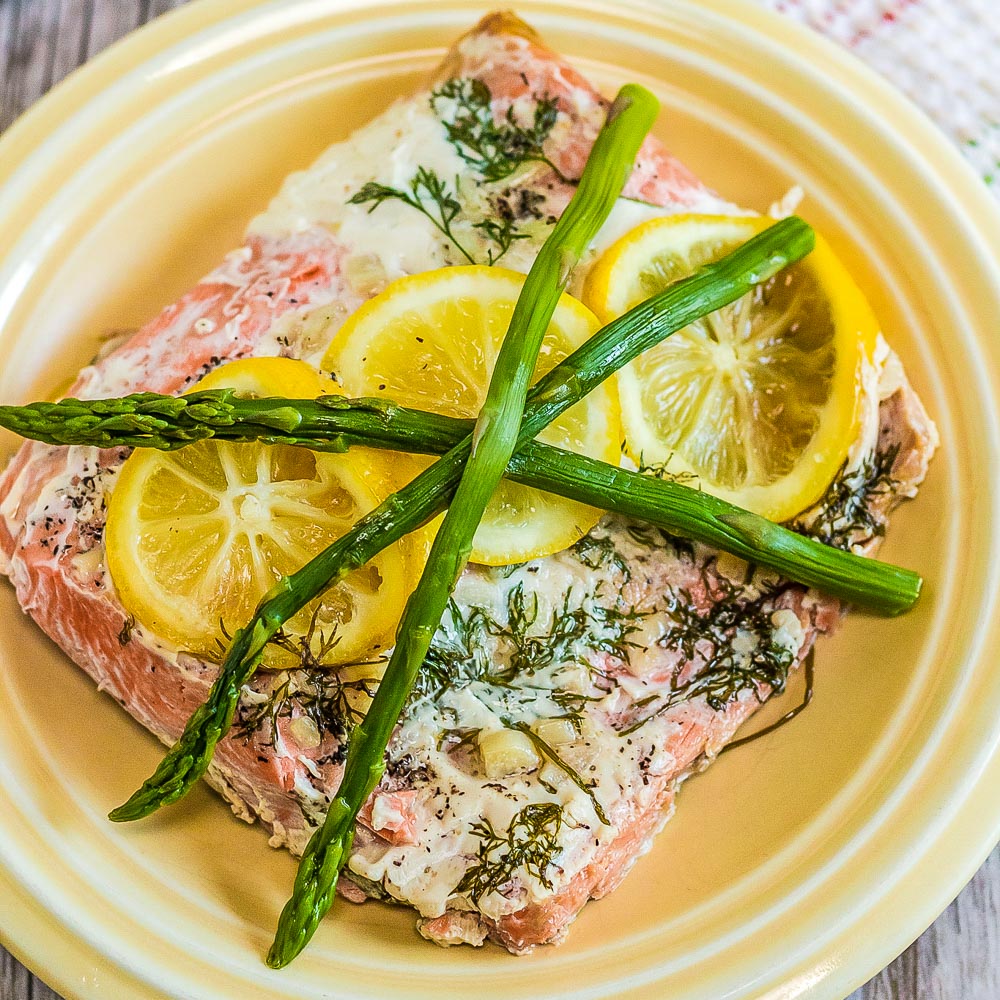 Instant pot salmon with asparagus and lemon